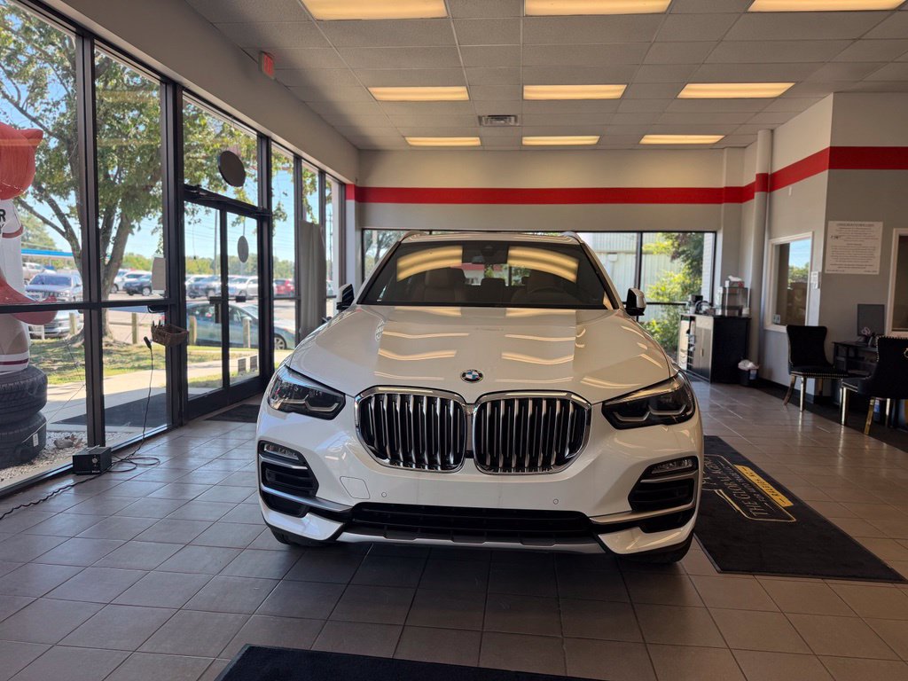 Used 2021 BMW X5 xDrive40i w/ Premium Package AWD/4WD image 2