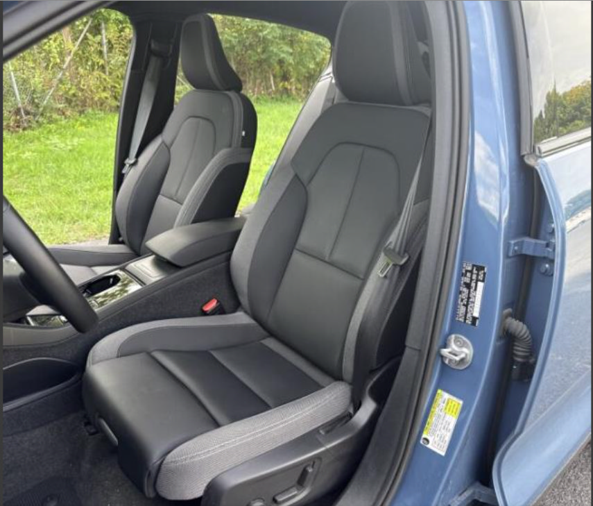 Used 2023 Volvo C40 Recharge Core AWD/4WD image 5
