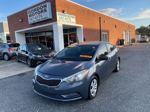 Used 2016 Kia Forte LX image 2
