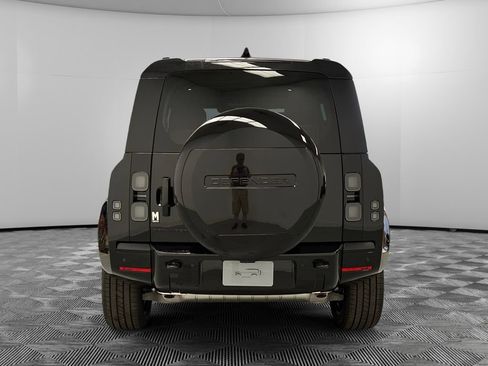 New 2026 Land Rover Defender 110 X-Dynamic SE AWD/4WD image 4