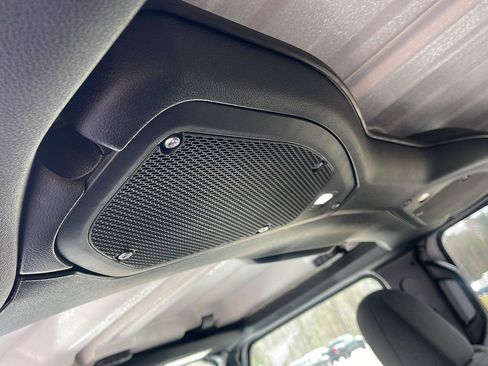 Used 2025 Jeep Wrangler Sport S image 26