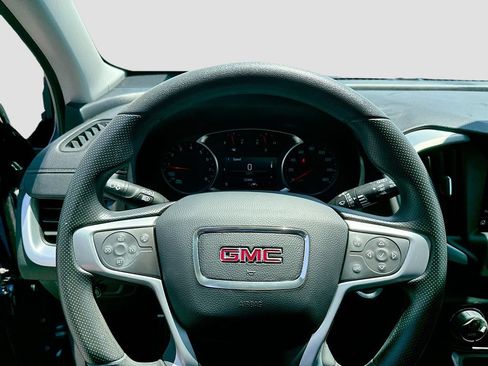 Used 2024 GMC Terrain SLE w/ Driver Convenience Package FWD image 13