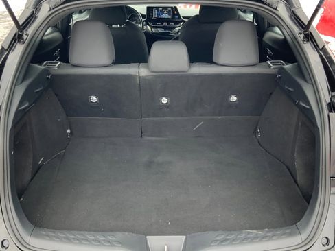 Used 2018 Toyota C-HR XLE image 12