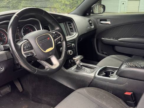 Used 2016 Dodge Charger SXT RWD image 10