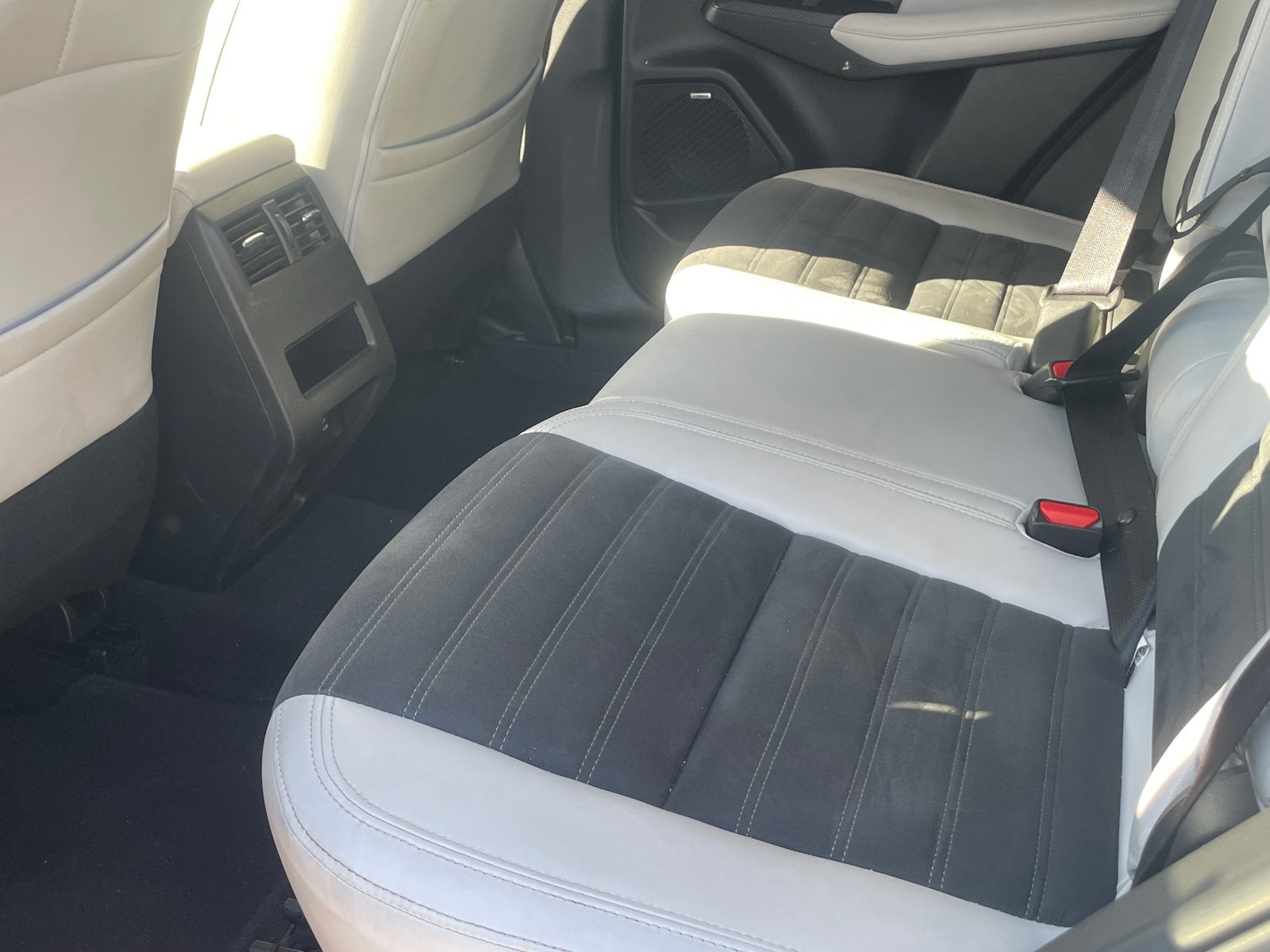 Used 2025 Mitsubishi Outlander SE AWD/4WD image 22
