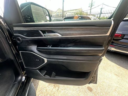 Used 2023 Jeep Wagoneer L Series II w/ Premium Group I AWD/4WD image 21