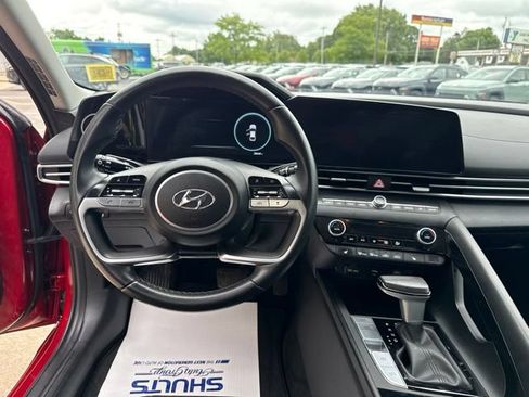 Used 2023 Hyundai Elantra SEL w/ Convenience Package FWD image 7