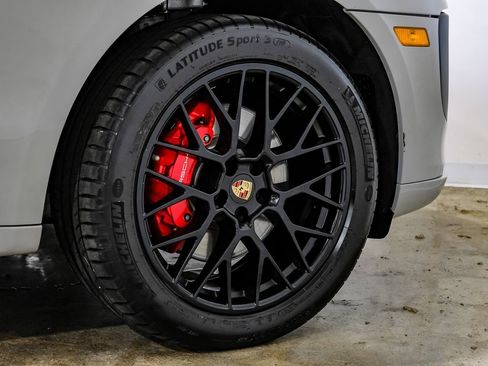 Used 2021 Porsche Macan GTS AWD/4WD image 49