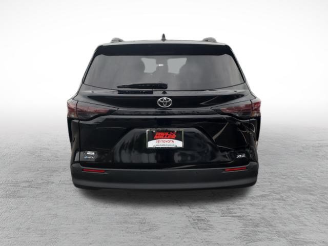 Certified 2026 Toyota Sienna XLE FWD image 6