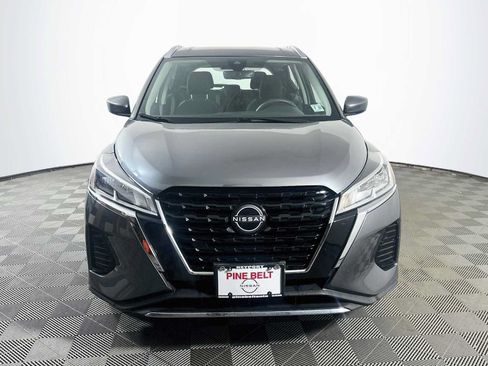 Used 2023 Nissan Kicks SV w/ Interior Electronics Package FWD image 2