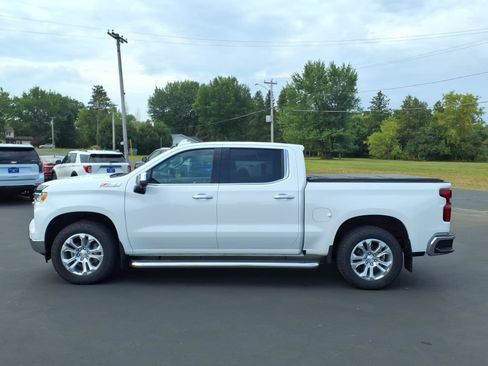 Used 2024 Chevrolet Silverado 1500 LTZ AWD/4WD image 2