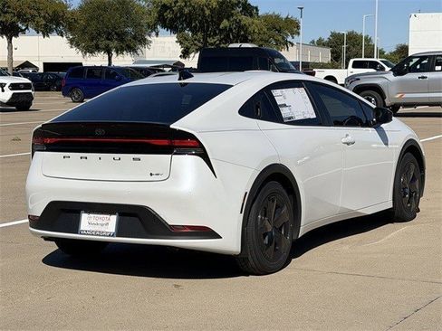 New 2026 Toyota Prius LE image 4