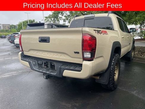 Used 2018 Toyota Tacoma TRD Off-Road AWD/4WD image 7