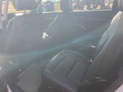 Used 2022 Kia Telluride SX w/ SX Prestige Package image 11