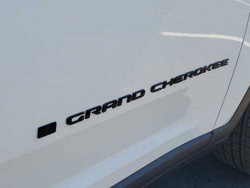 New 2026 Jeep Grand Cherokee Altitude RWD image 6