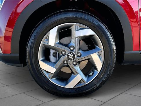 Certified 2025 Hyundai Venue Limited image 20