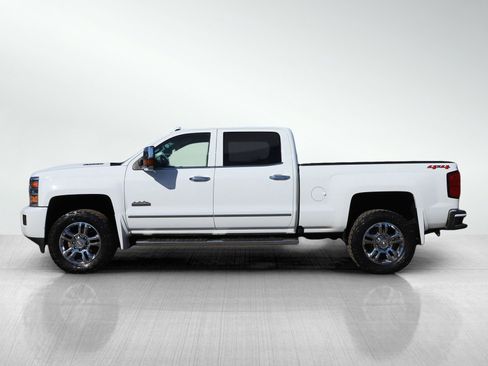 Used 2018 Chevrolet Silverado 2500 High Country w/ Duramax Plus Package image 2