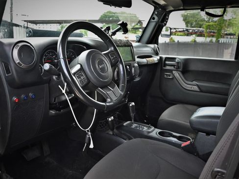 Used 2017 Jeep Wrangler Unlimited Sport w/ Quick Order Package 24S AWD/4WD image 21