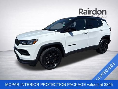 Used 2023 Jeep Compass Latitude AWD/4WD image 3