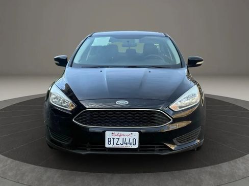 Used 2017 Ford Focus SE image 2