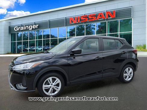 Used 2025 Nissan Kicks Play S FWD image 2