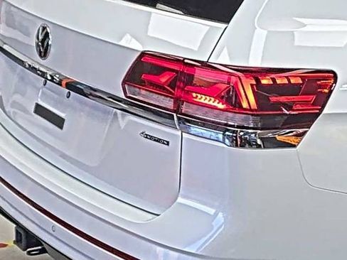 Used 2023 Volkswagen Atlas SEL Premium image 8