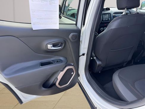 Used 2016 Jeep Renegade 75th Anniversary AWD/4WD image 29