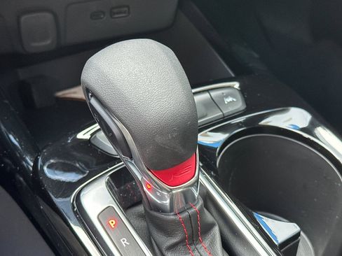 Used 2025 Chevrolet Trax RS w/ Driver Confidence Package image 33