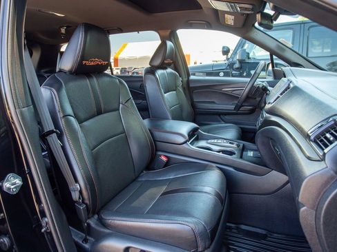 Certified 2025 Honda Passport TrailSport image 24