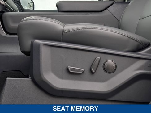 New 2026 Ford Expedition Active RWD image 28