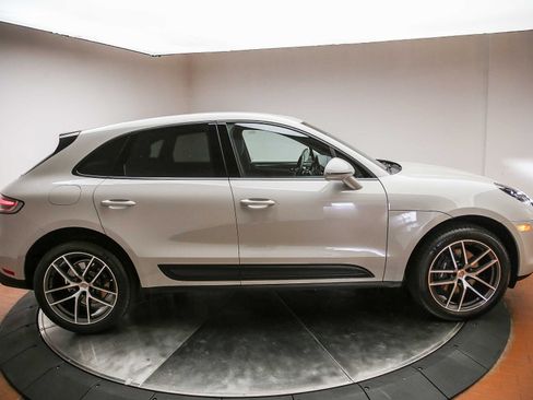 Certified 2026 Porsche Macan AWD/4WD image 5