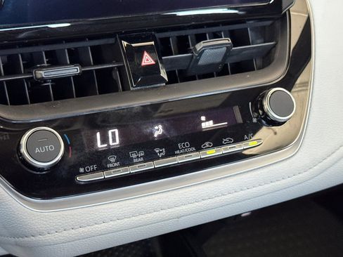 Certified 2025 Toyota Corolla SE FWD image 18