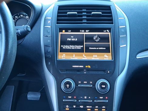 Used 2019 Lincoln MKC Premiere FWD image 11