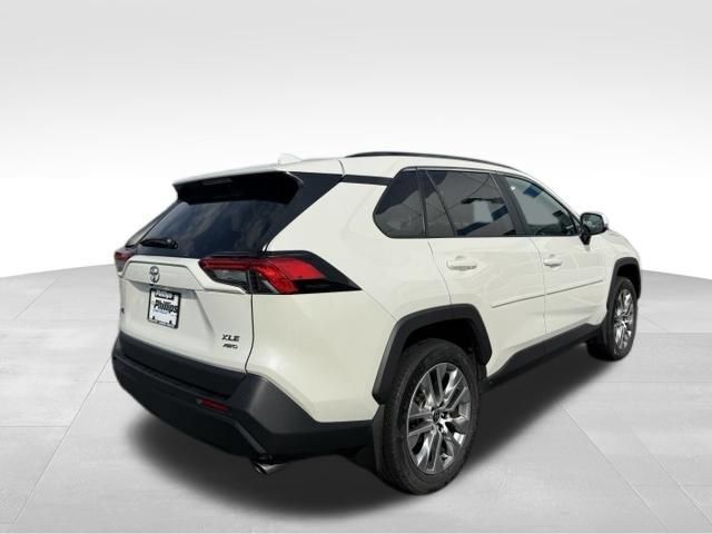Used 2022 Toyota RAV4 XLE Premium AWD/4WD image 13
