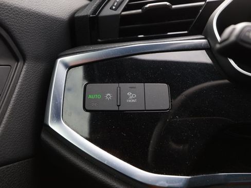 Used 2024 Audi Q3 2.0T Premium image 14