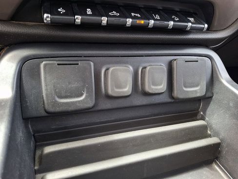Used 2019 GMC Sierra 2500 Denali w/ Duramax Plus Package AWD/4WD image 27