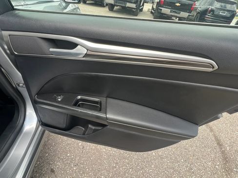 Used 2020 Ford Fusion SEL FWD image 19