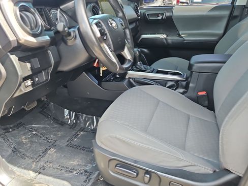 Used 2021 Toyota Tacoma SR5 RWD image 20