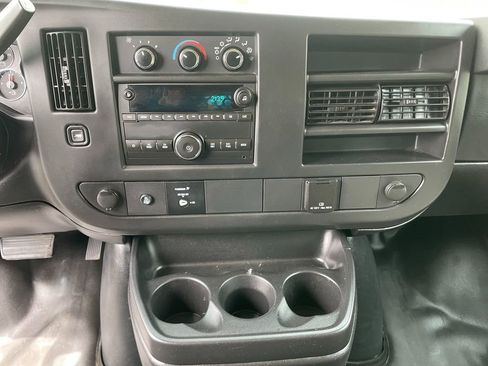 Used 2015 Chevrolet Express 2500 w/ Chrome Appearance Package RWD image 17