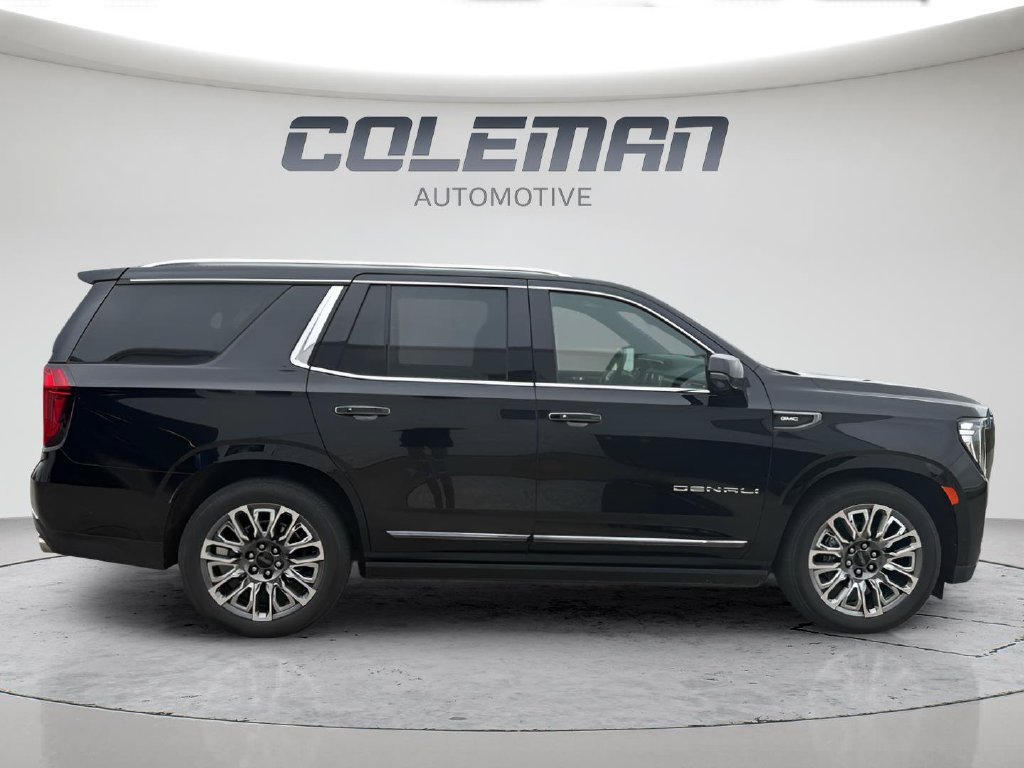 Used 2024 GMC Yukon Denali Ultimate AWD/4WD image 12