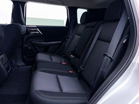 New 2025 Mitsubishi Outlander ES image 24