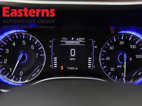 Used 2023 Chrysler Voyager LX FWD image 18