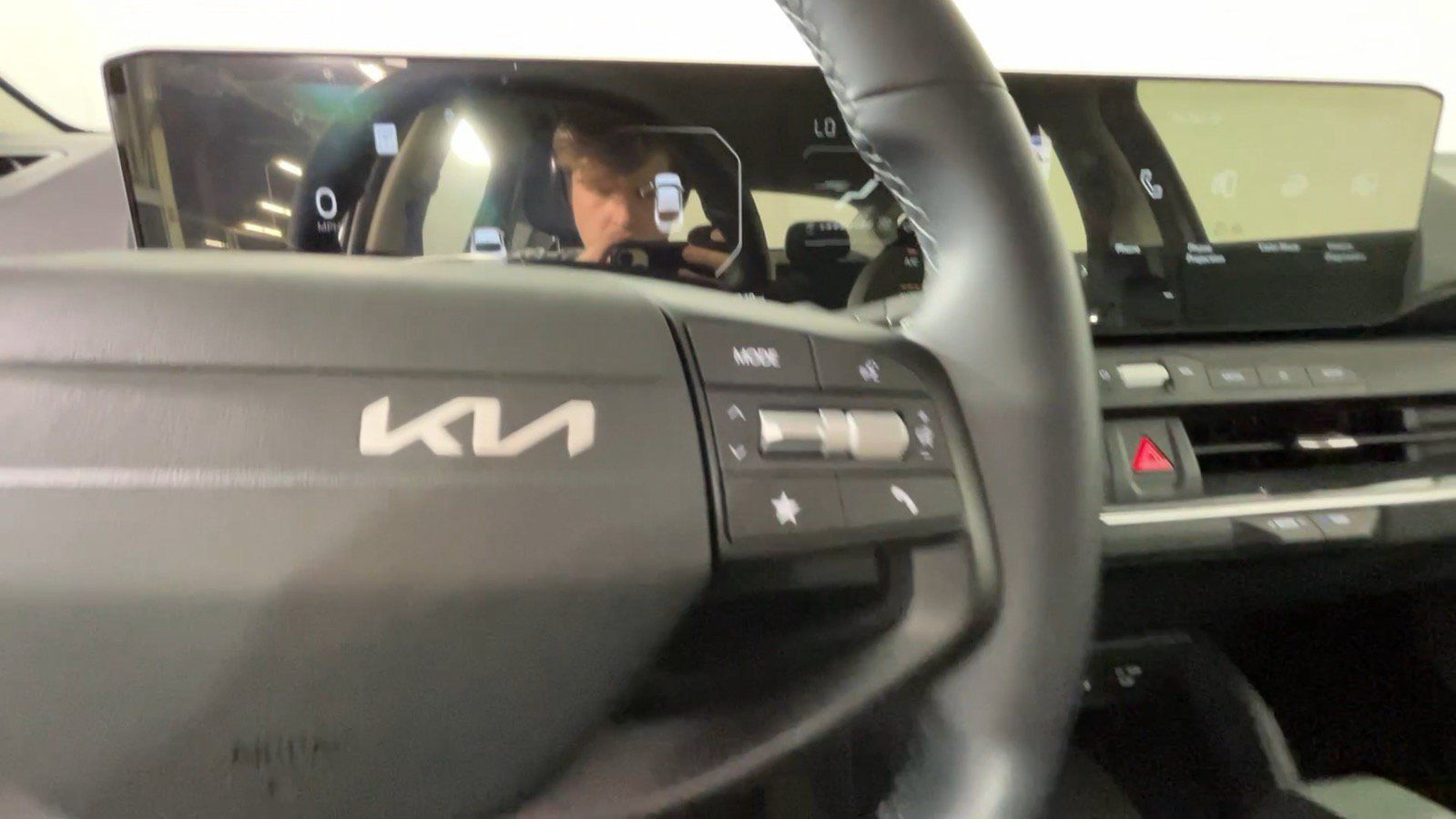 Used 2025 Kia K4 EX FWD image 34