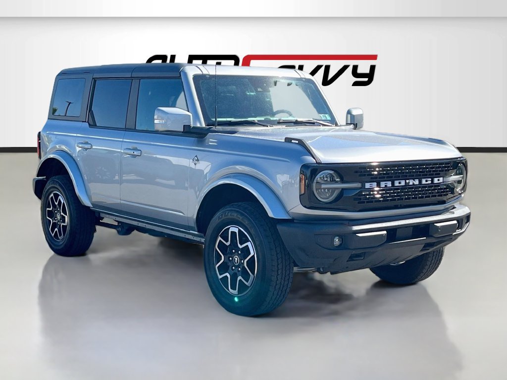 Used 2024 Ford Bronco Outer Banks AWD/4WD image 1