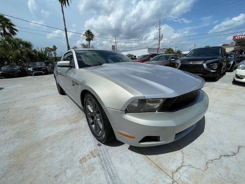 Used 2012 Ford Mustang Premium RWD image 3