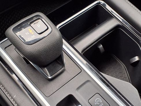 Used 2024 Nissan Pathfinder SV image 26