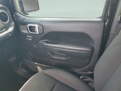 Used 2023 Jeep Gladiator Sport AWD/4WD image 16