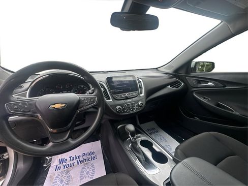 Used 2021 Chevrolet Malibu LT image 33