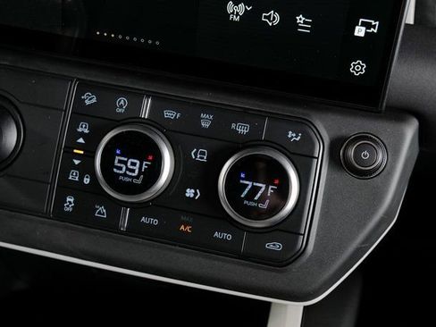 New 2026 Land Rover Defender 110 X-Dynamic SE image 14