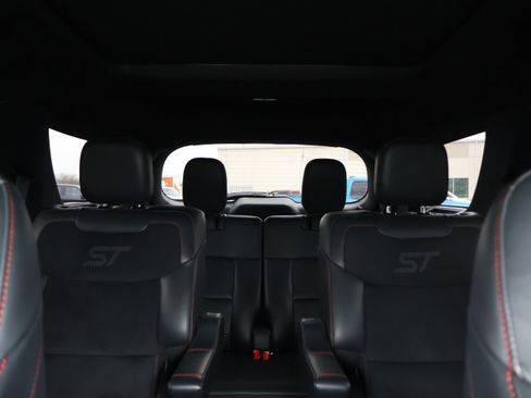 Used 2025 Ford Explorer ST image 27